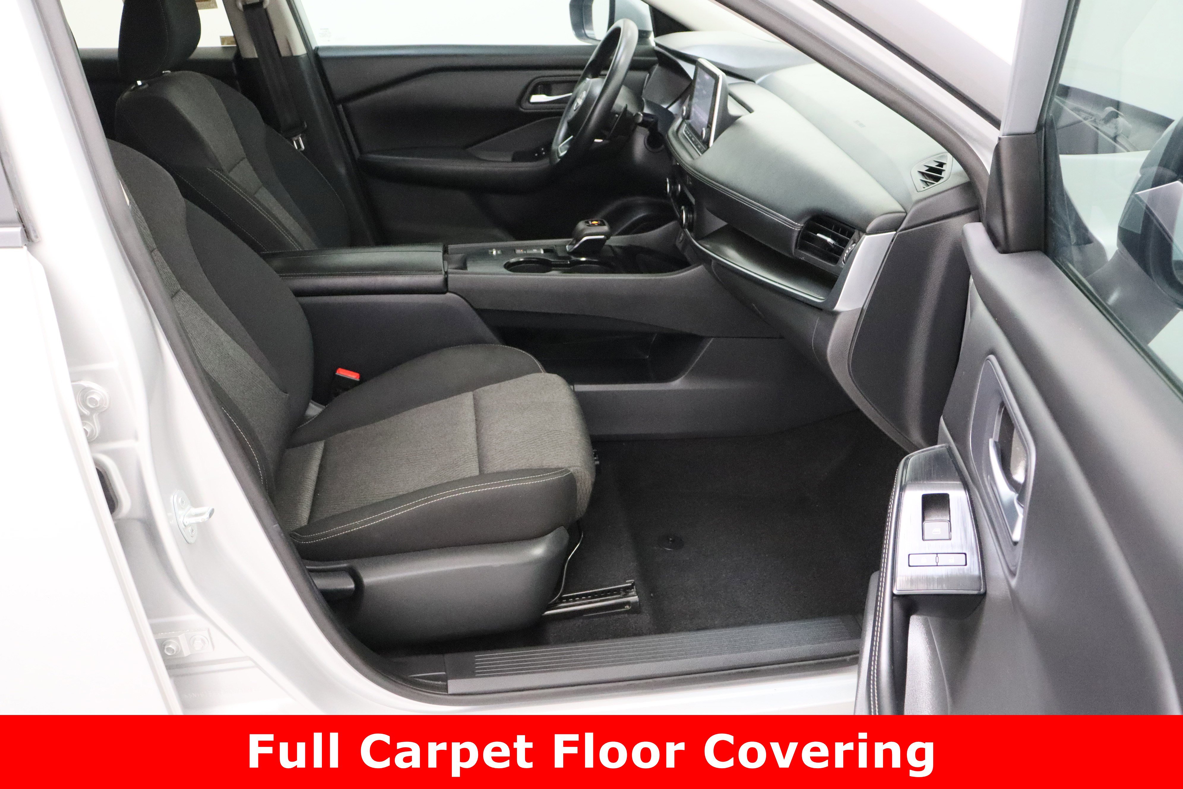 Used 2024 Nissan Rogue SV image 38