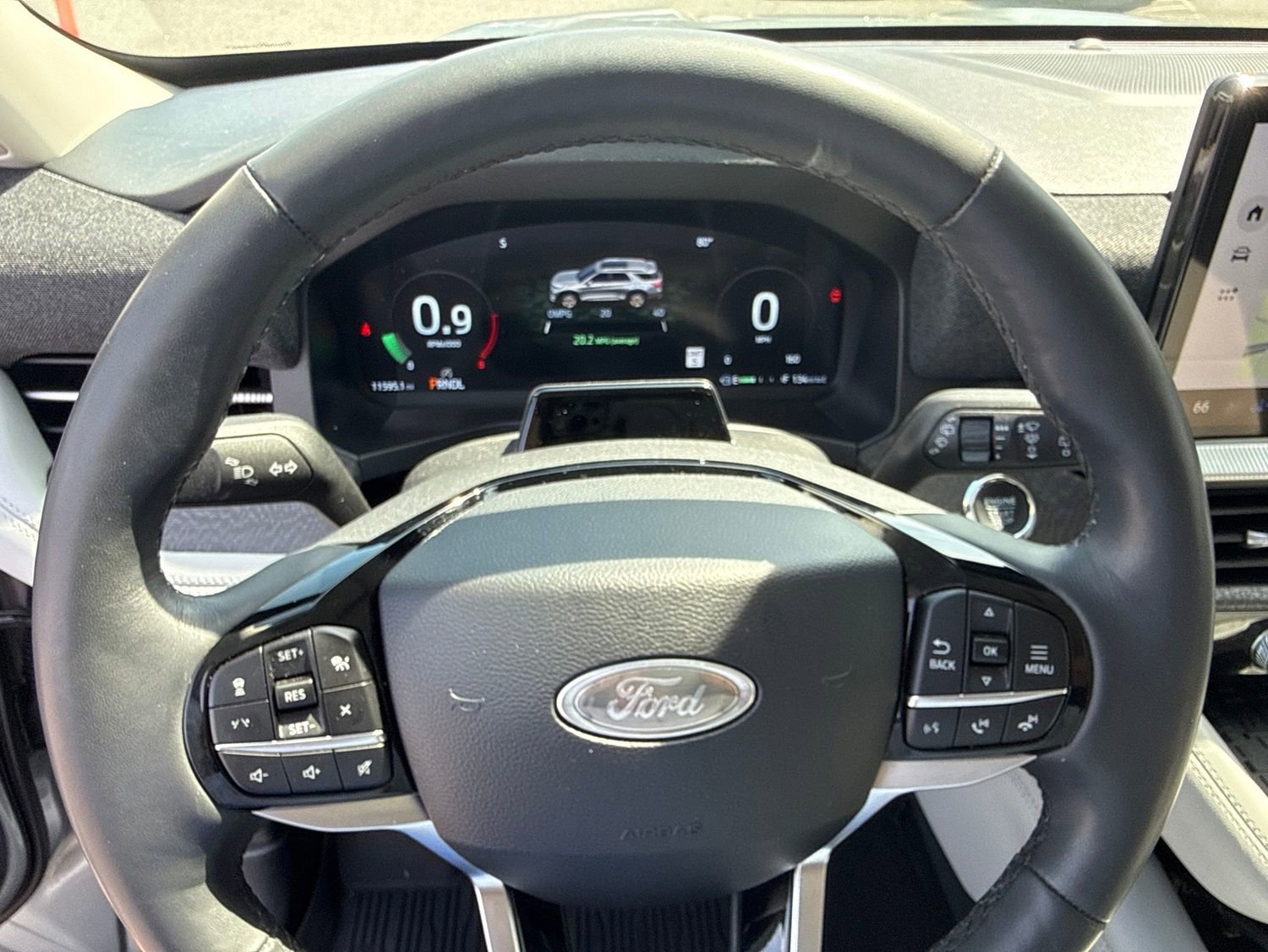Used 2025 Ford Explorer Platinum w/ LUX Leather Package AWD/4WD image 36