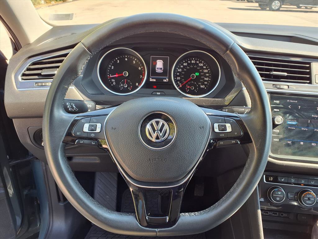 Used 2020 Volkswagen Tiguan SE image 21