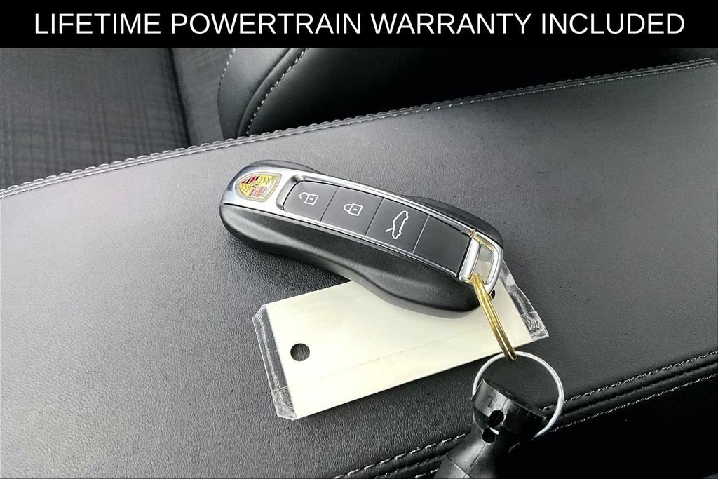 Used 2025 Porsche 911 Carrera T RWD image 13