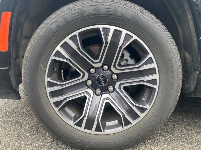 Used 2025 Jeep Wagoneer Series II AWD/4WD image 23