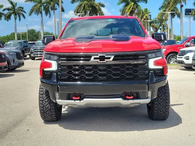 Used 2023 Chevrolet Silverado 1500 ZR2 w/ Technology Package AWD/4WD image 2