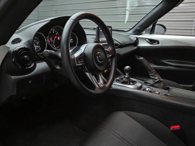 Used 2019 MAZDA MX-5 Miata Club RWD image 12