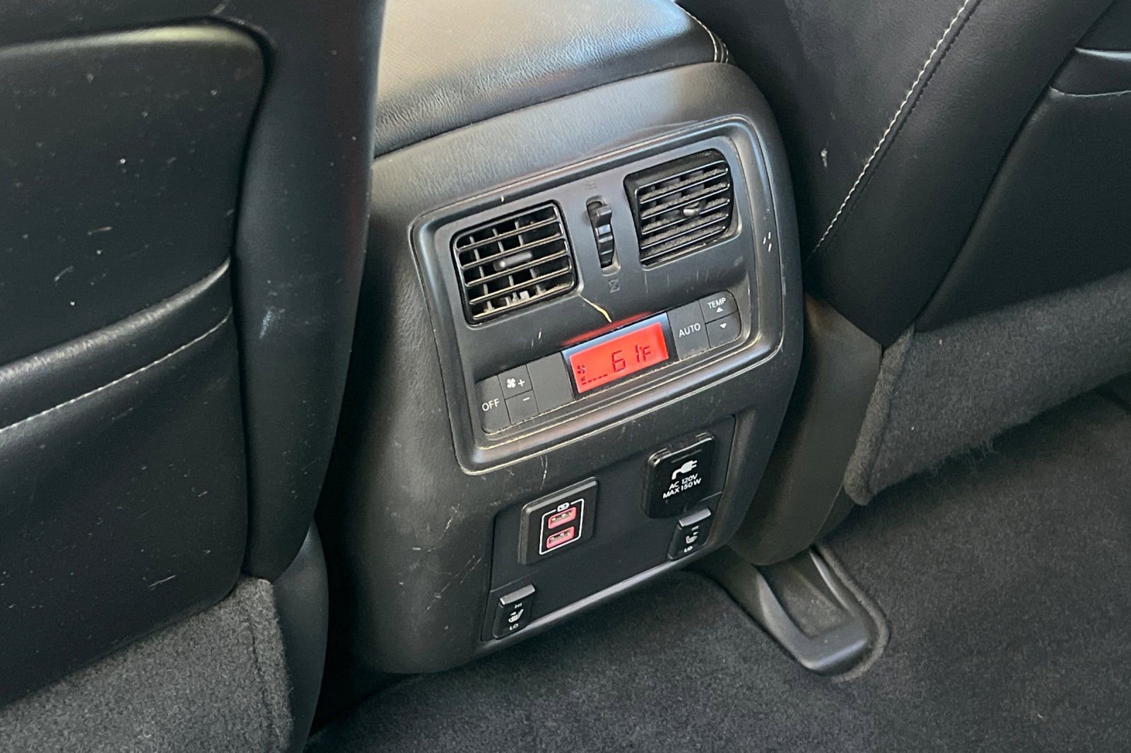 Used 2018 Nissan Pathfinder SL image 17