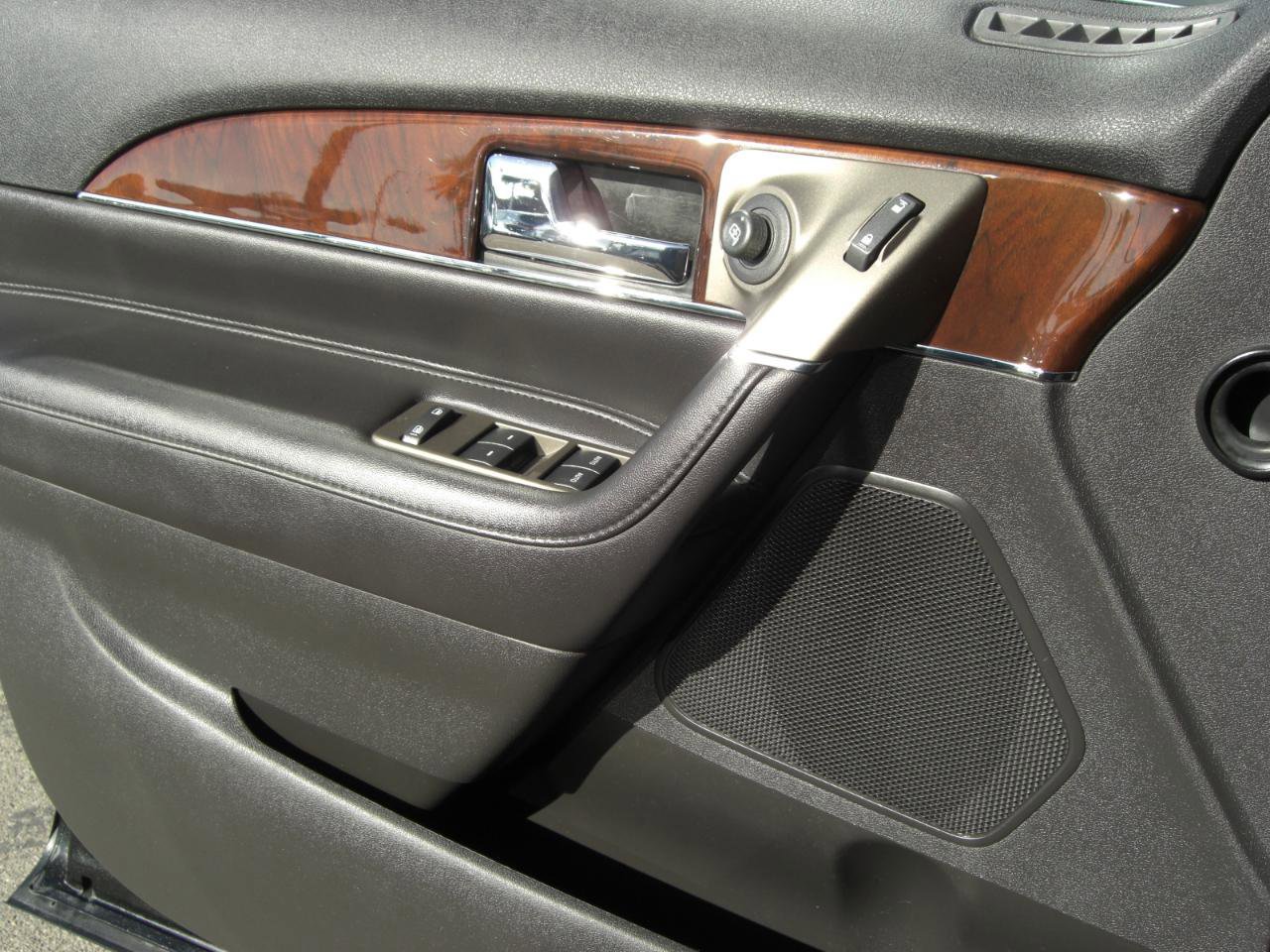 Used 2015 Lincoln MKX AWD 4dr w/ Equipment Group 102A image 20