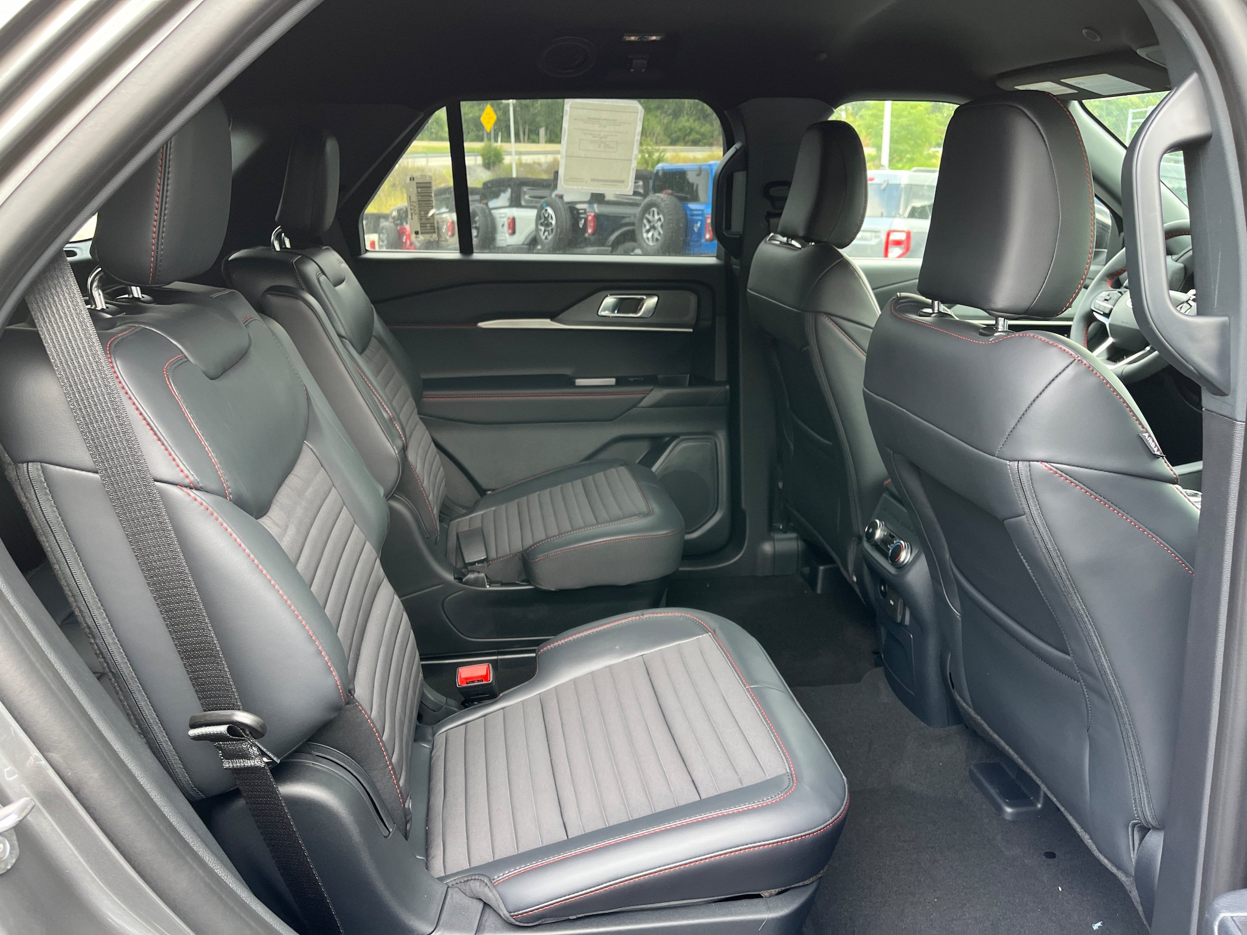 New 2027 Ford Explorer ST-Line AWD/4WD image 8