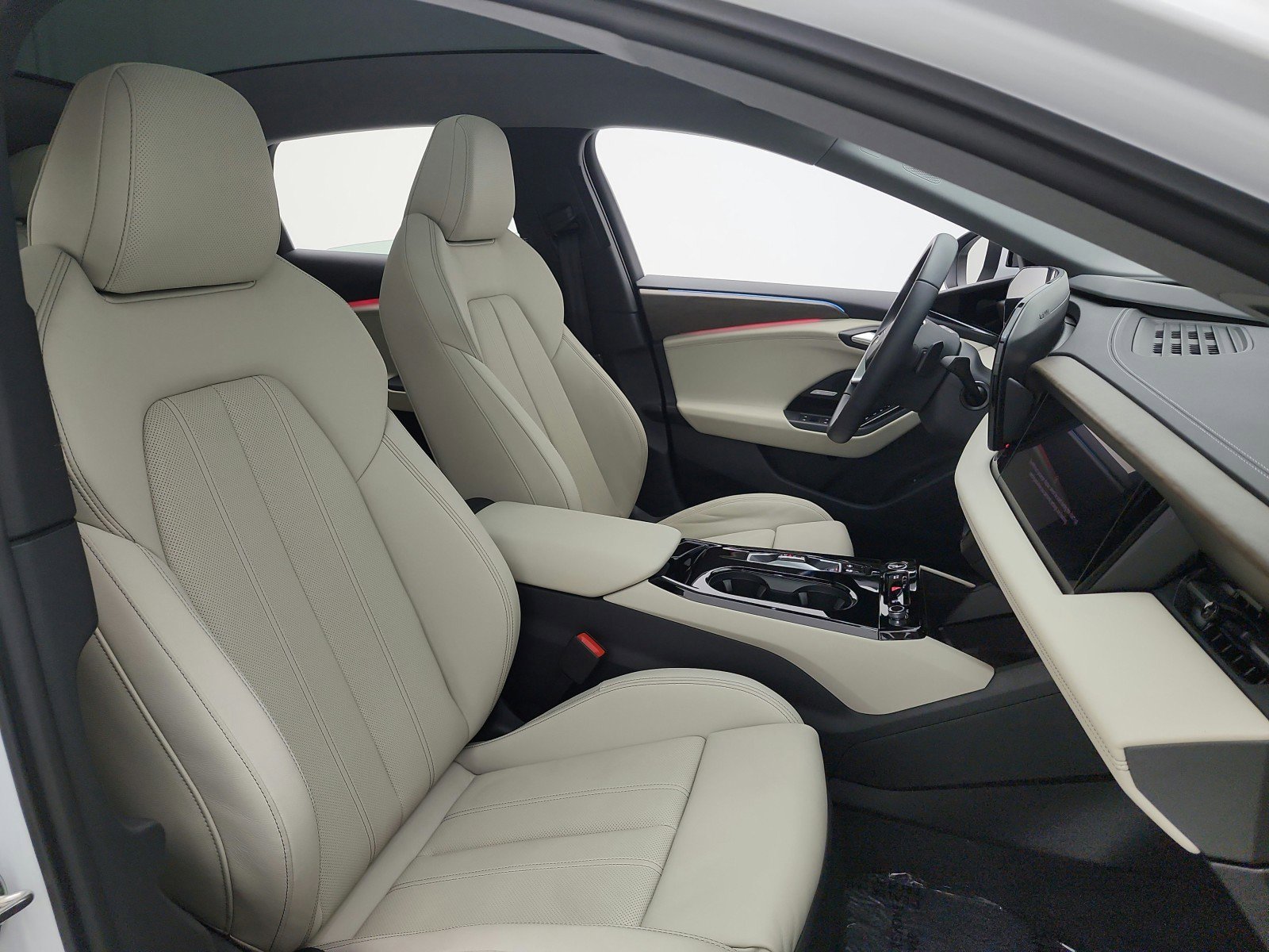 Used 2025 Audi A6 e-tron Prestige w/ Beige Warm Weather Package image 17