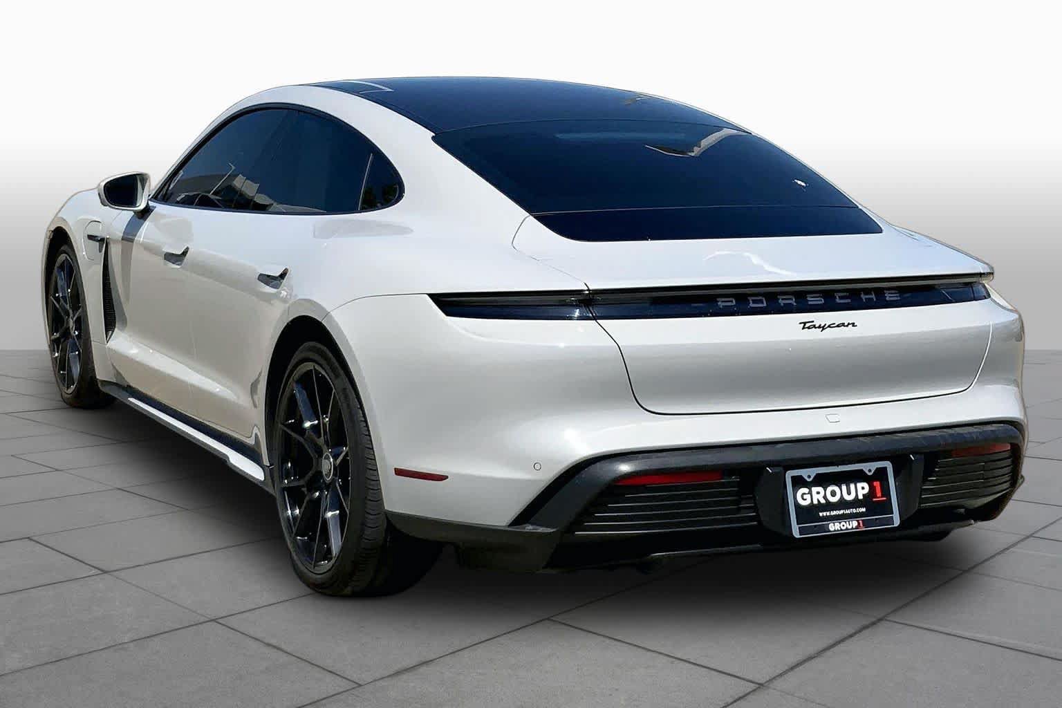Used 2022 Porsche Taycan RWD image 10