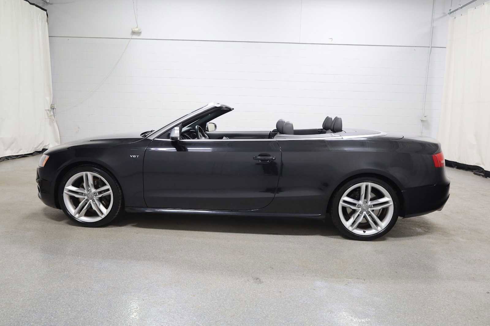 Used 2011 Audi S5 Prestige w/ Prestige Pkg image 2
