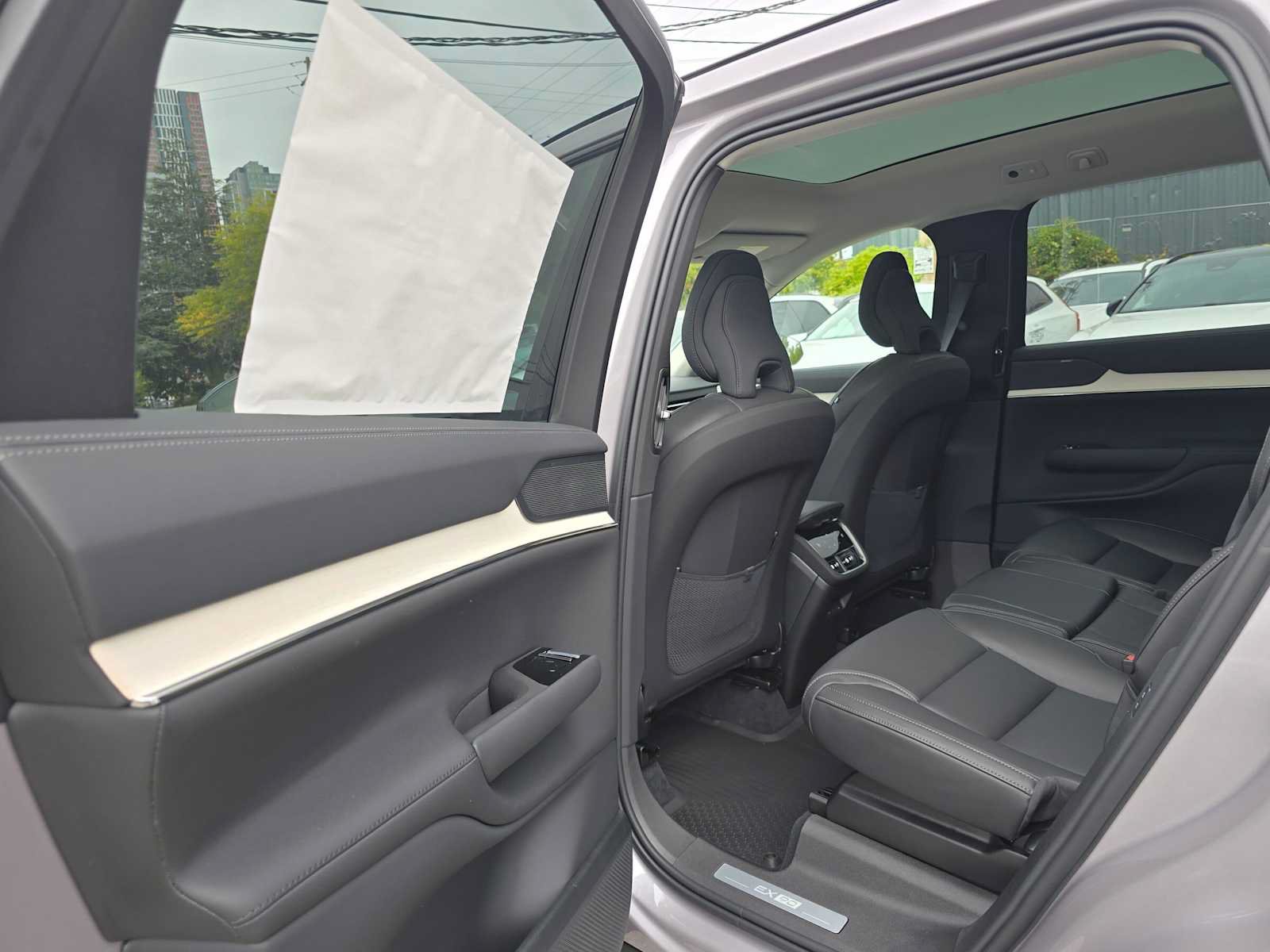 New 2026 Volvo EX90 Ultra AWD/4WD image 16