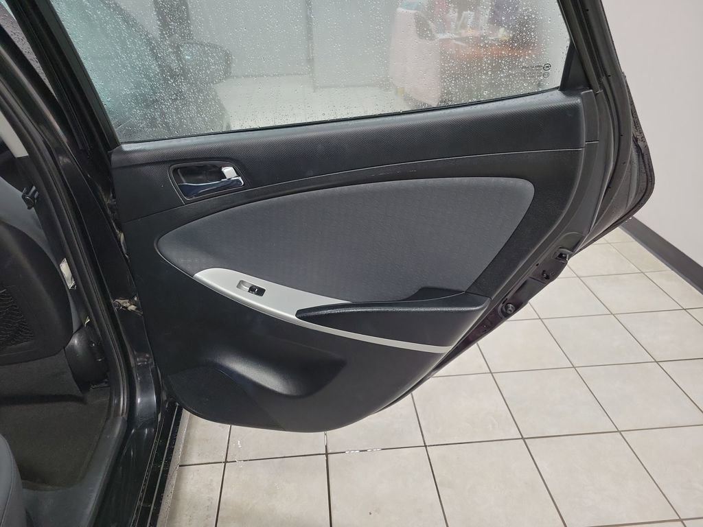 Used 2013 Hyundai Accent SE image 20