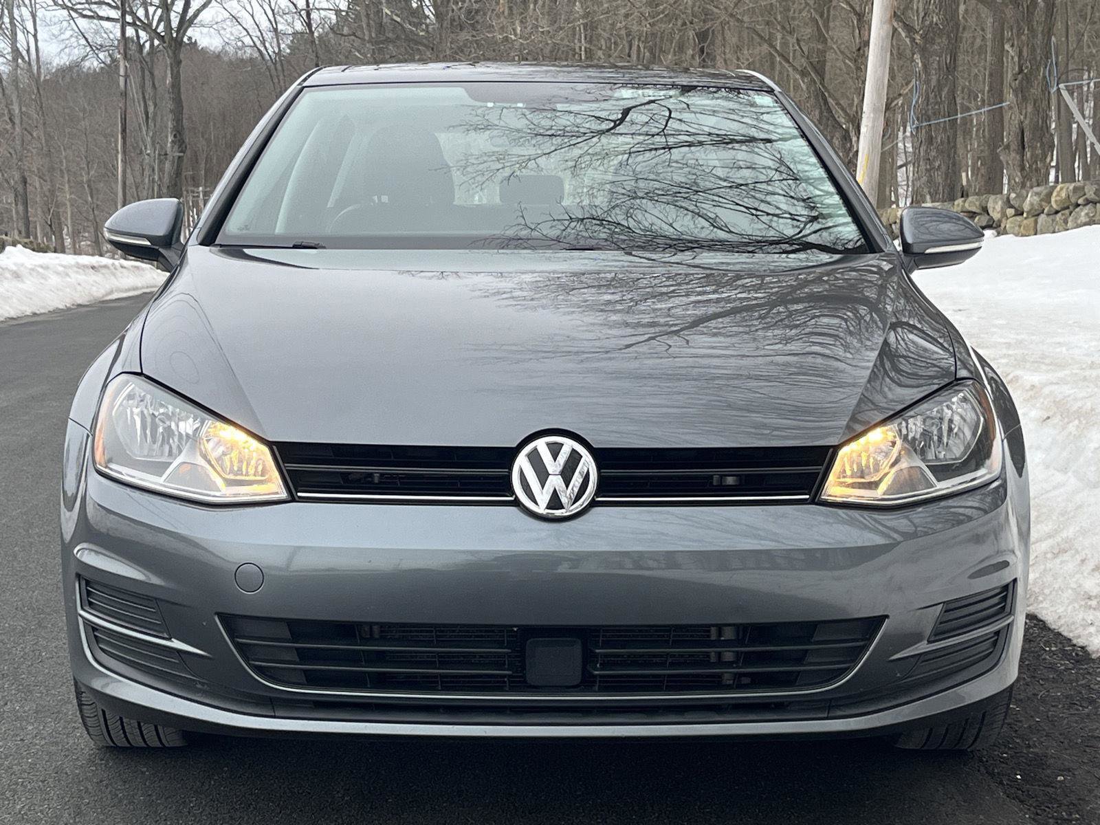 Used 2017 Volkswagen Golf Wolfsburg Edition image 3