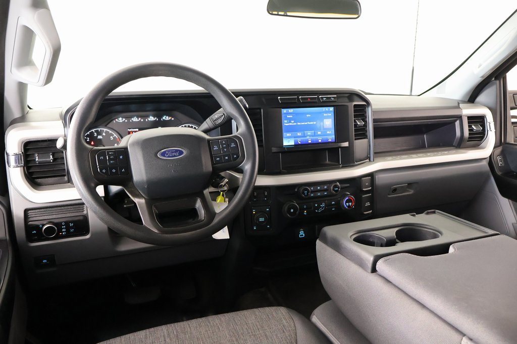 Used 2023 Ford F350 XL w/ FX4 Off-Road Package image 2