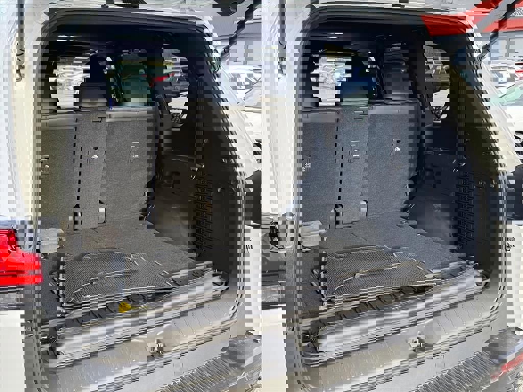 Used 2024 Lexus LX 600 4WD w/ Luxury Package image 13