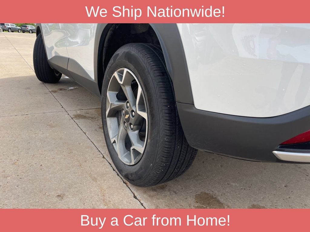 Used 2025 Chevrolet Trax LT w/ LT Convenience Package FWD image 17