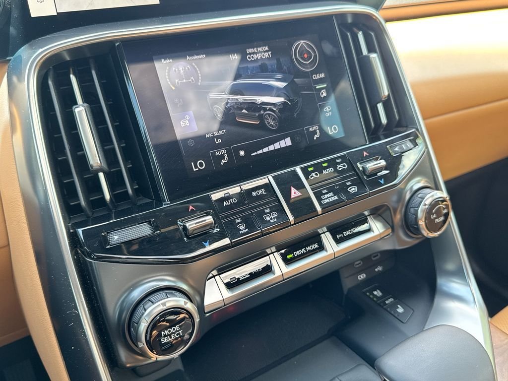 New 2026 Lexus LX 600 4WD w/ Luxury Package image 28