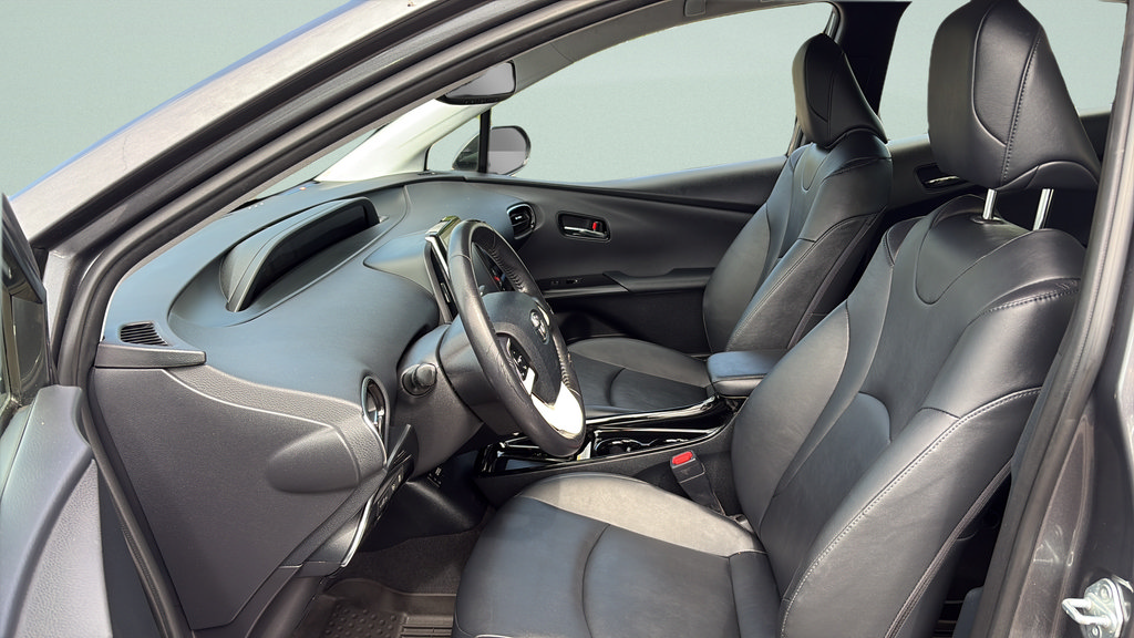 Used 2017 Toyota Prius Prime Advanced FWD image 9