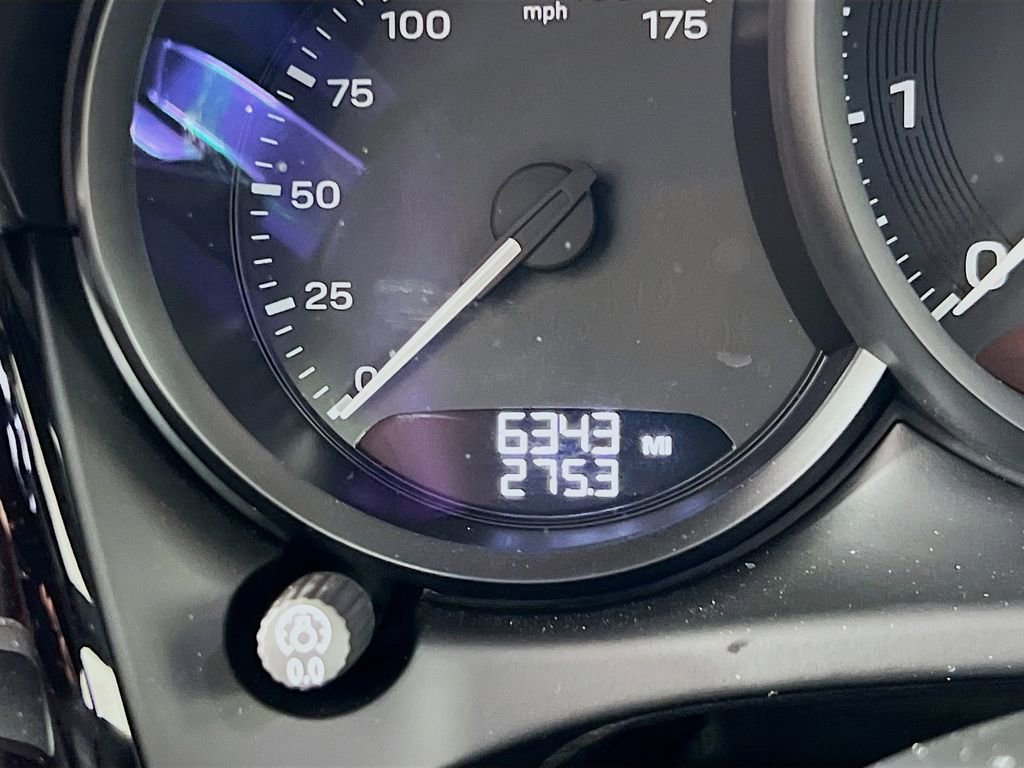 Certified 2025 Porsche Macan image 13