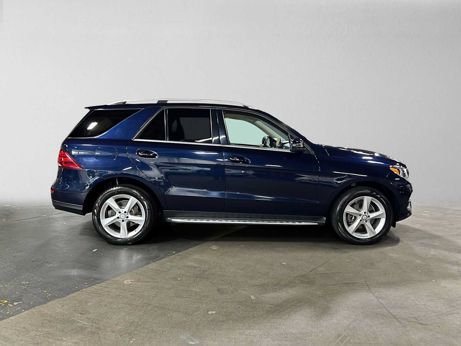 Certified 2016 Mercedes-Benz GLE 350 4MATIC image 2