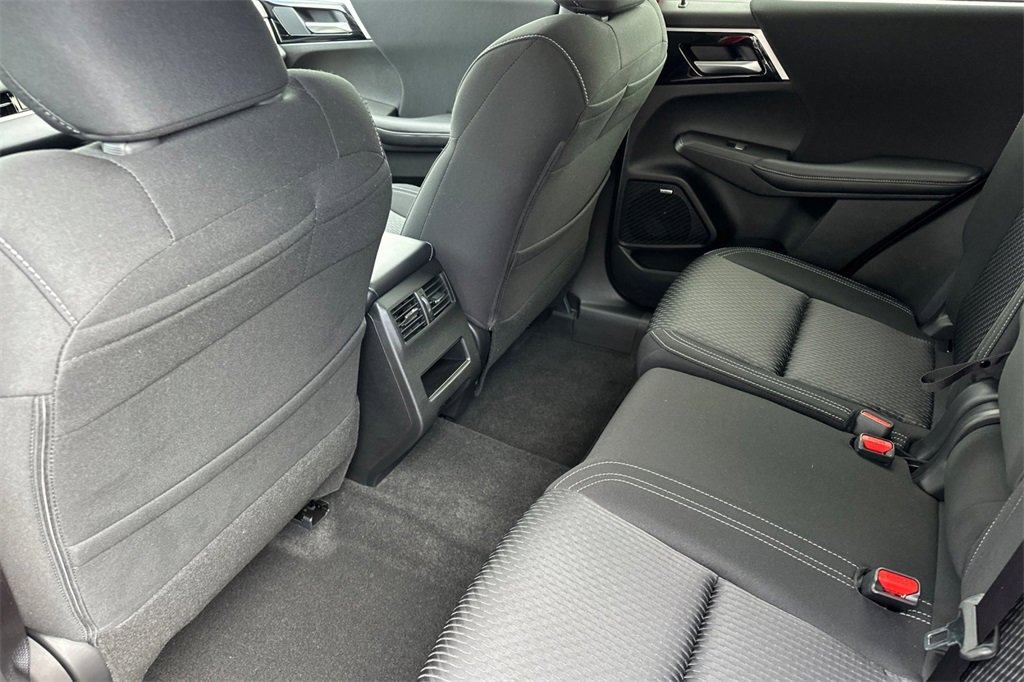 New 2025 Mitsubishi Outlander ES image 13