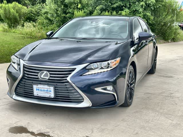 Used 2018 Lexus ES 350 w/ Ultra Luxury Package FWD image 2
