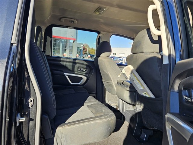 Used 2019 Nissan Titan SV image 13
