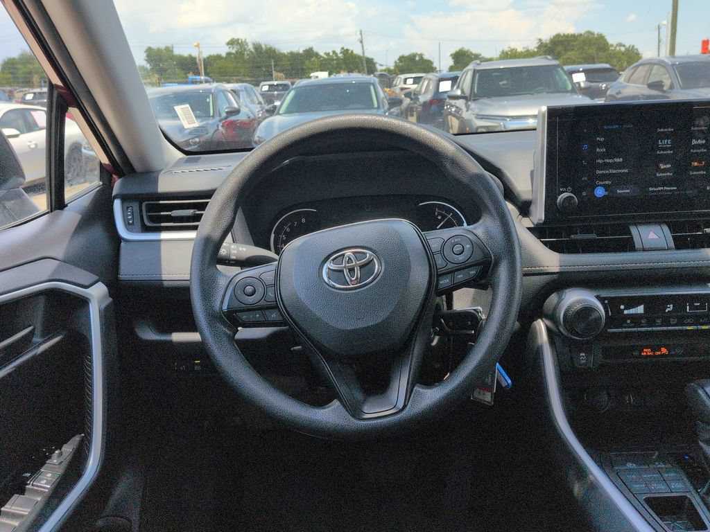 Used 2025 Toyota RAV4 LE AWD/4WD image 22