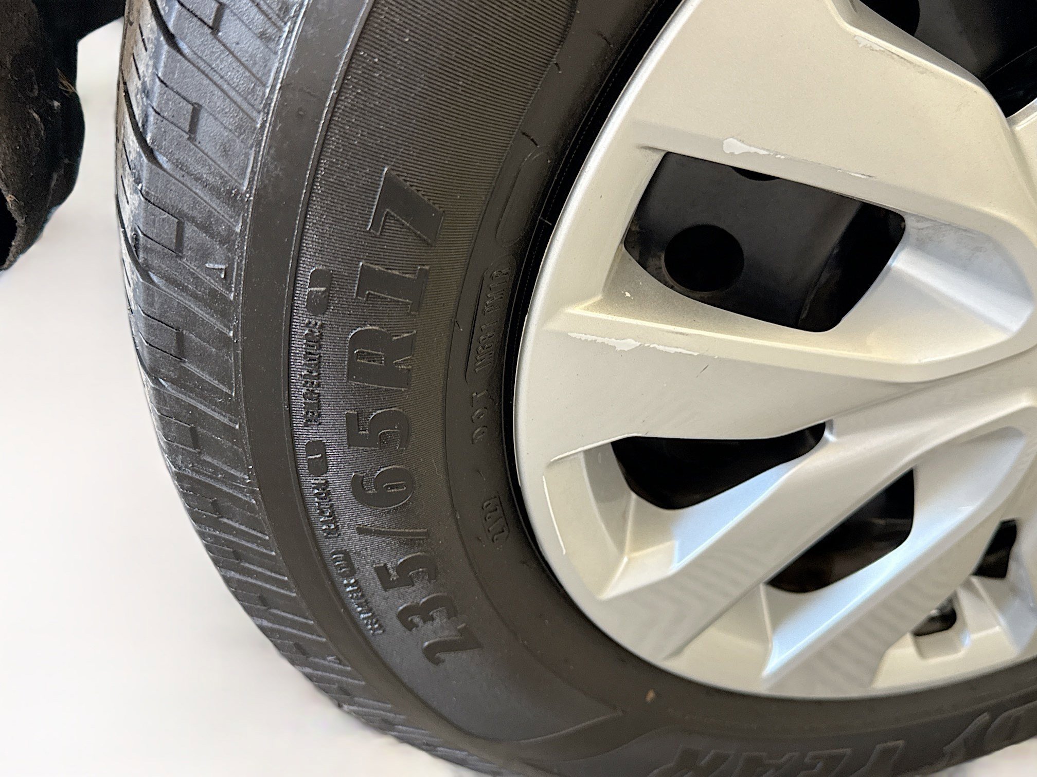 Used 2020 Nissan Rogue S image 16