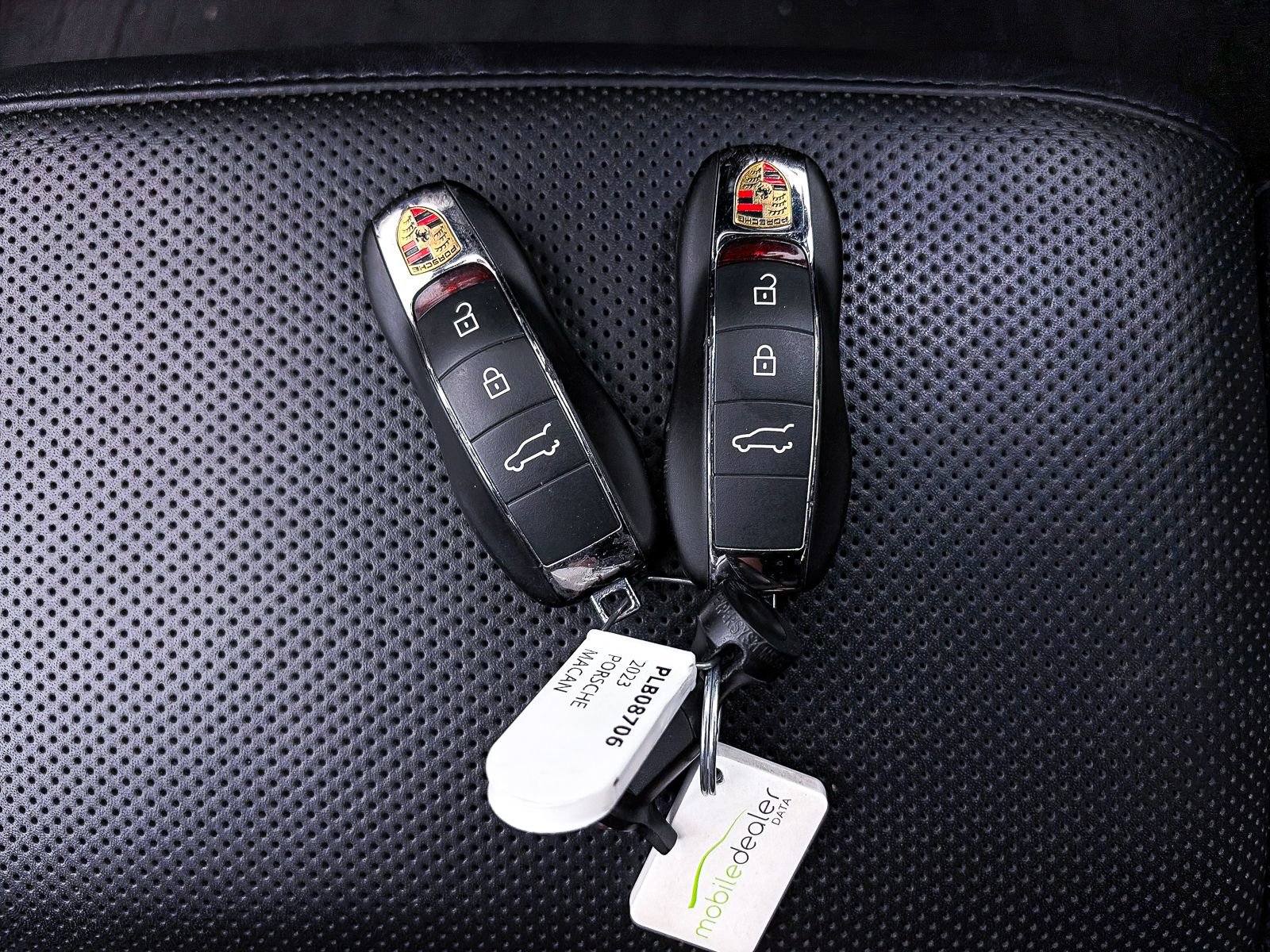 Used 2023 Porsche Macan Turbo image 32