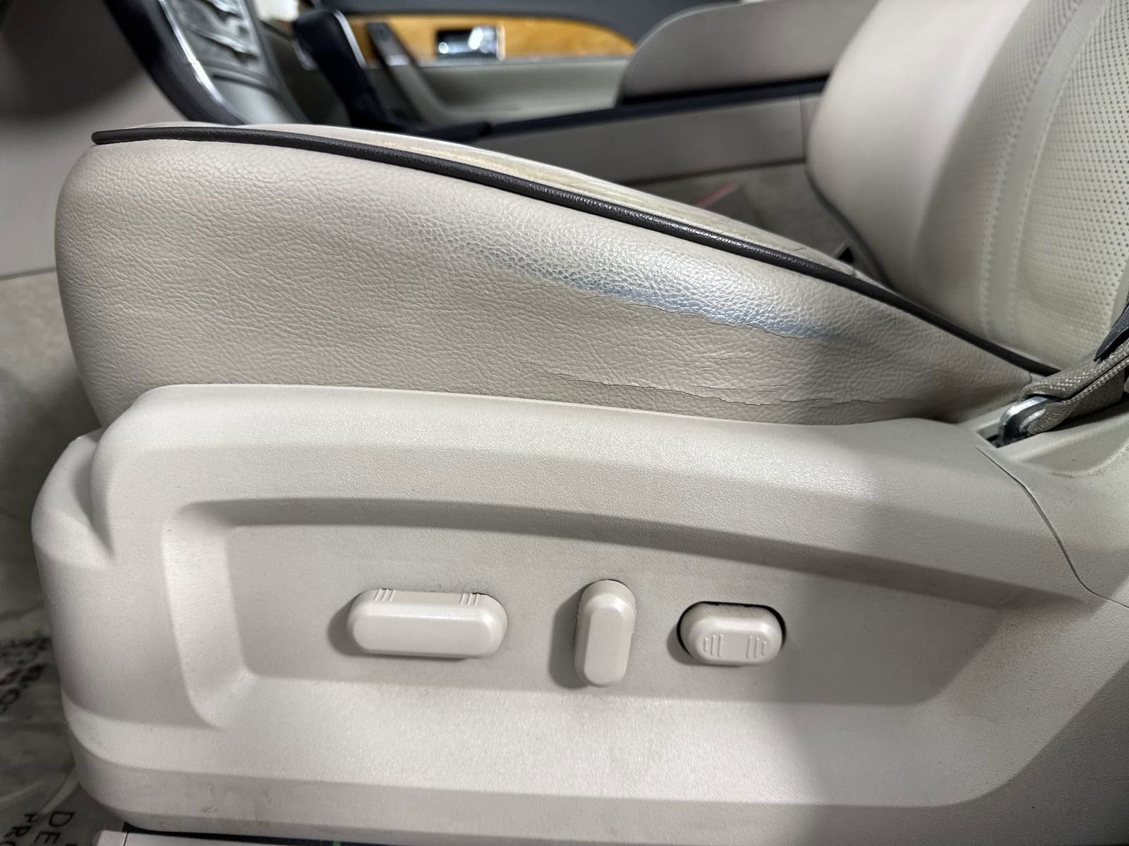 Used 2013 Lincoln MKX AWD image 22