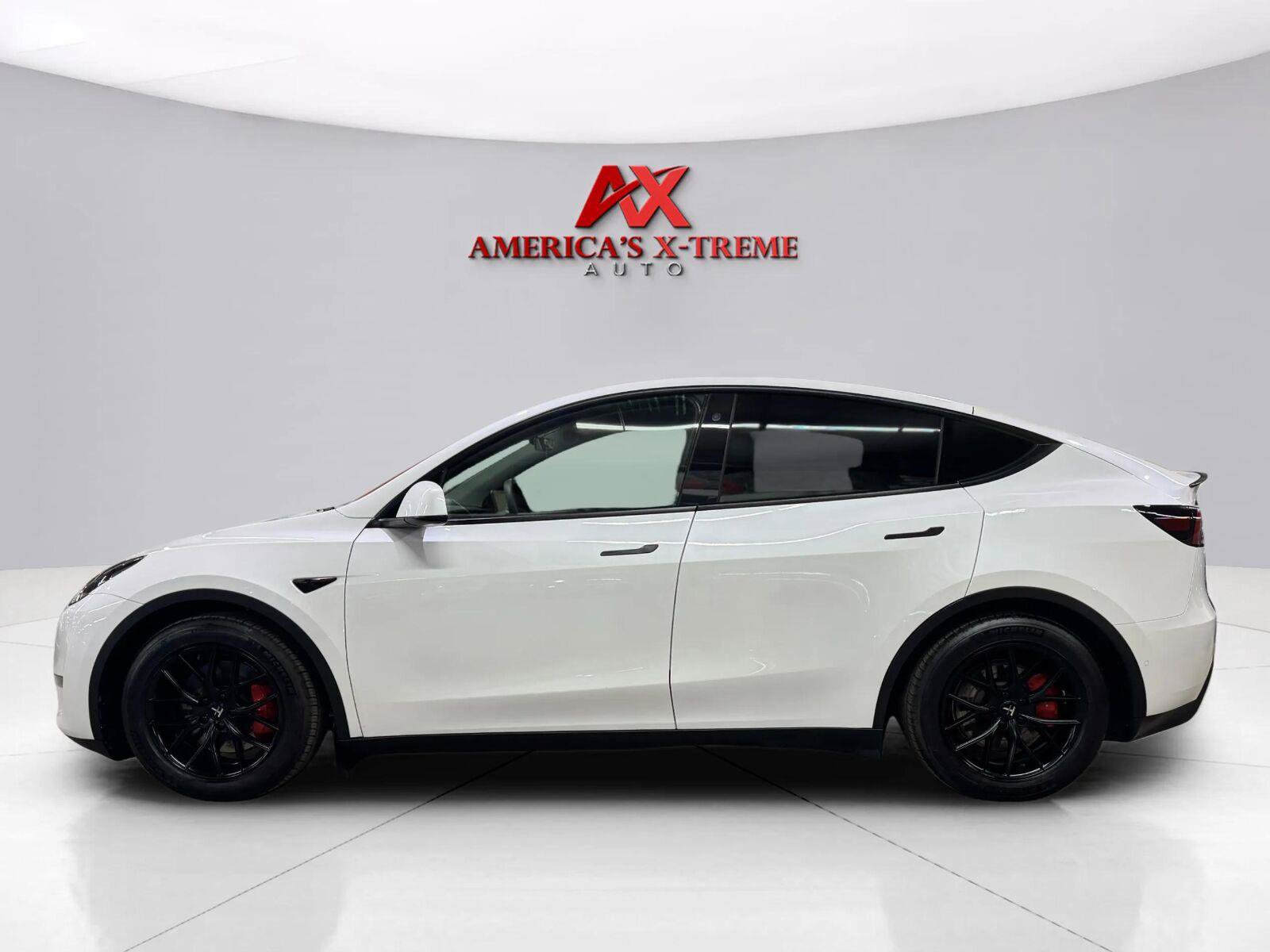 Used 2022 Tesla Model Y Performance AWD/4WD image 4
