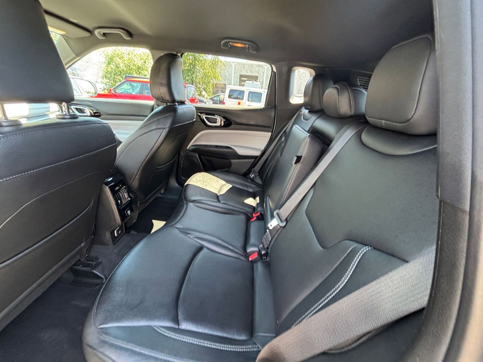 Used 2025 Jeep Compass Limited AWD/4WD image 27