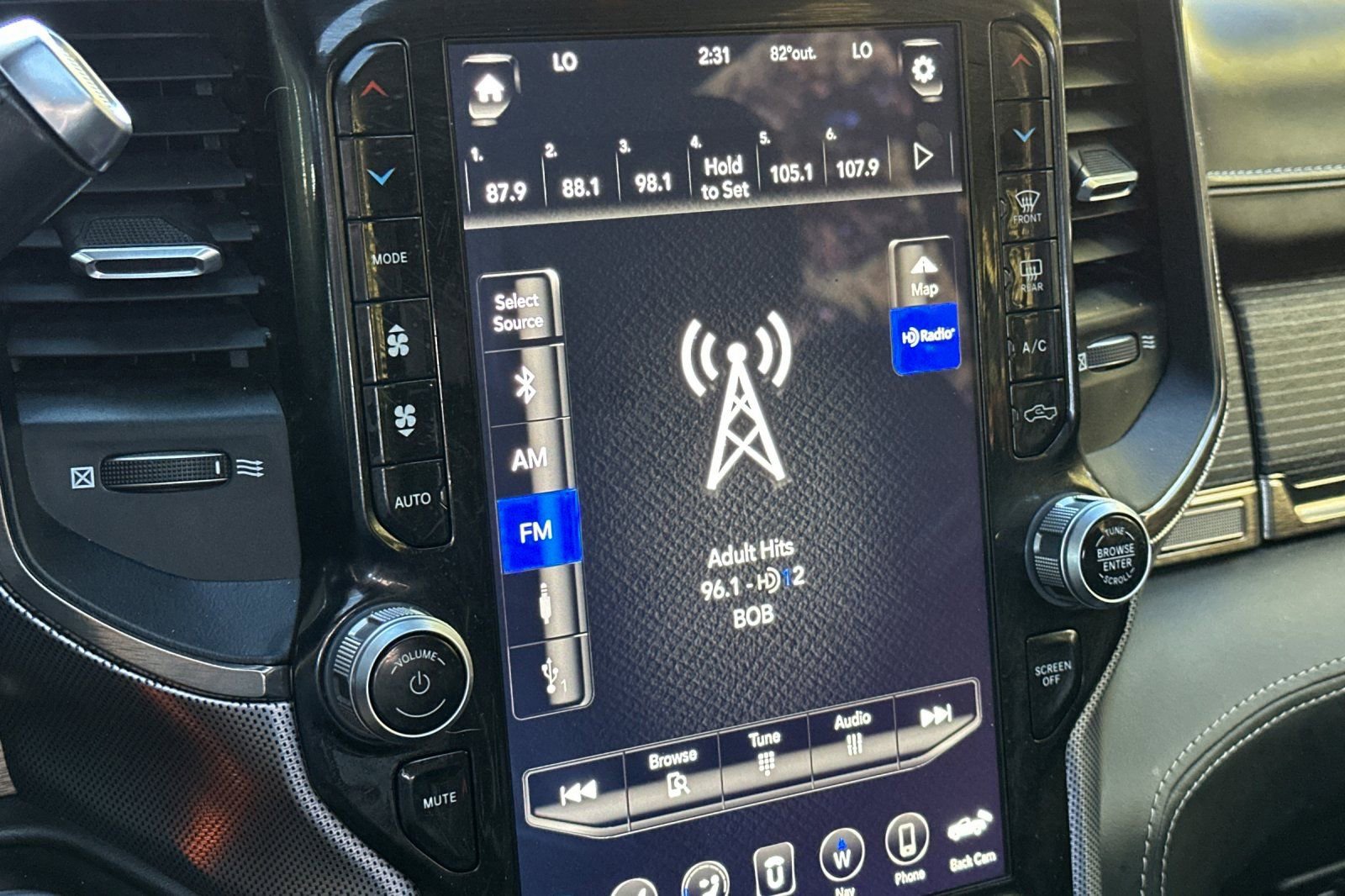 Used 2021 RAM 2500 Limited w/ Safety Group image 17