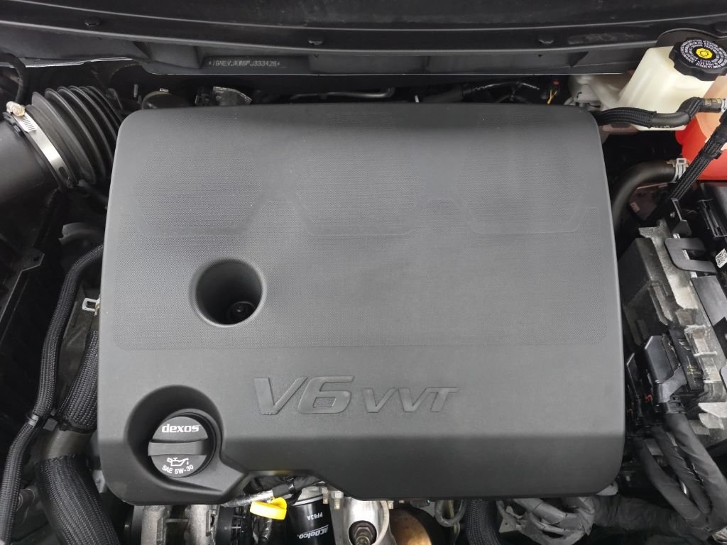 Used 2023 Chevrolet Traverse RS AWD/4WD image 14