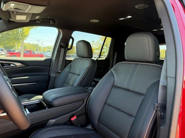 New 2026 Chevrolet Traverse High Country w/ LPO, Floor Liner Package image 13