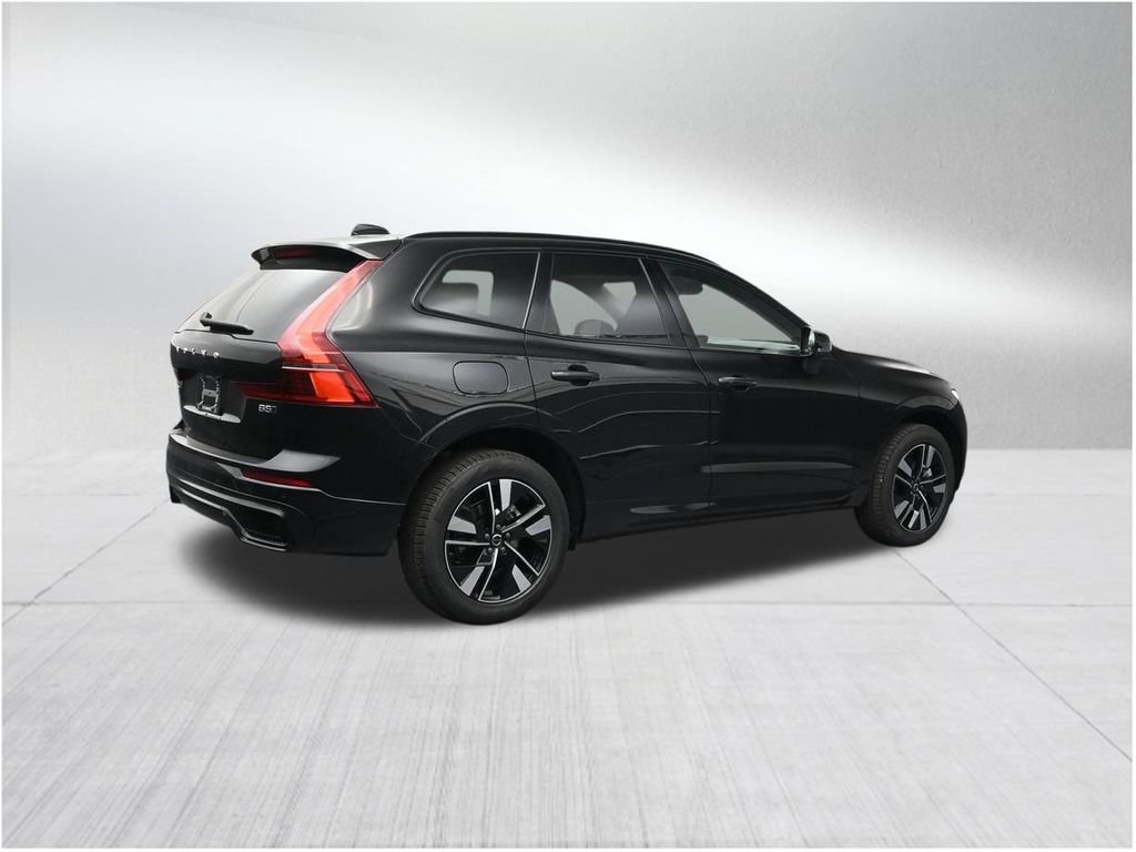 New 2026 Volvo XC60 B5 Plus AWD/4WD image 5