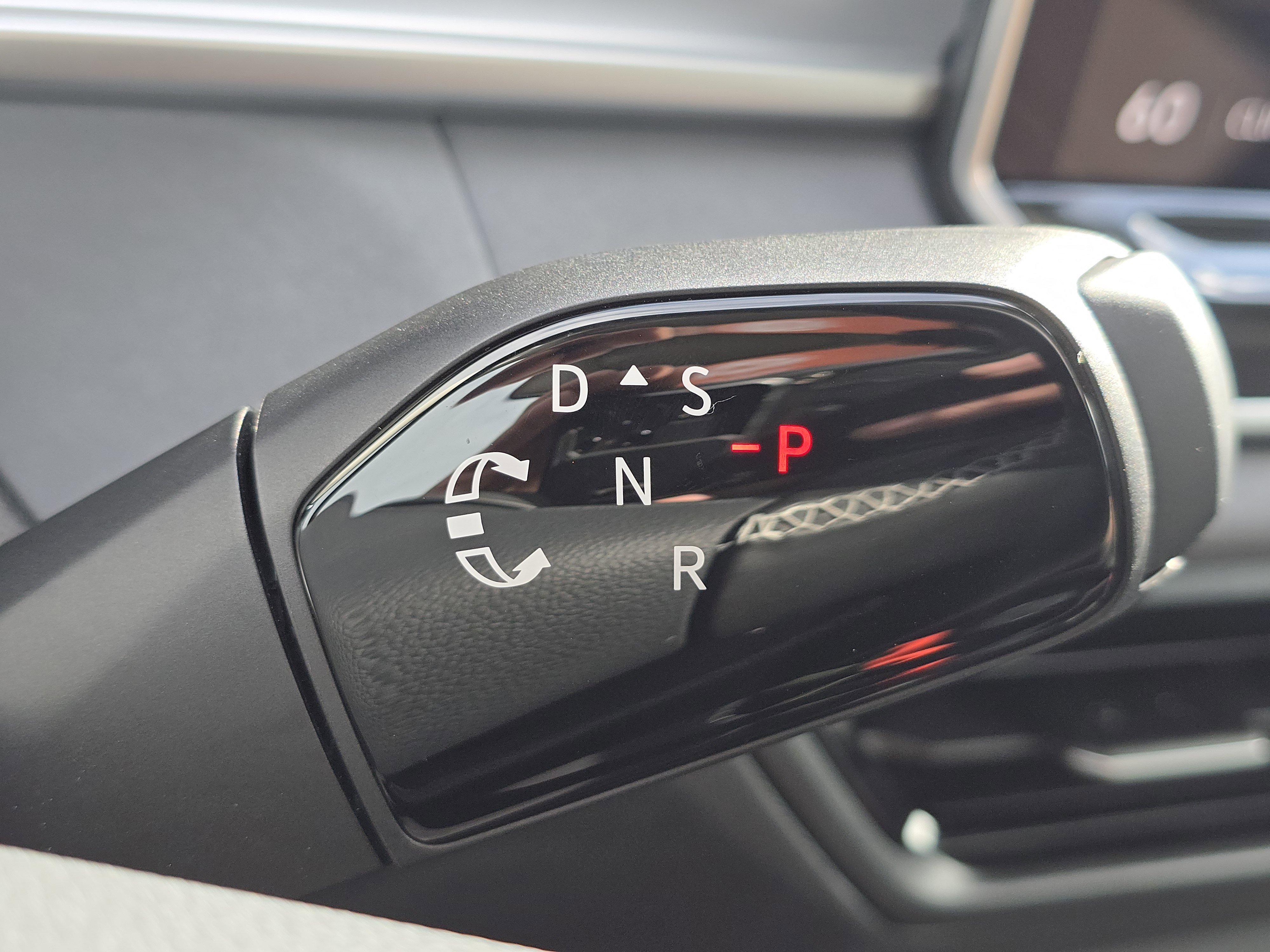 New 2025 Volkswagen Tiguan SE image 26