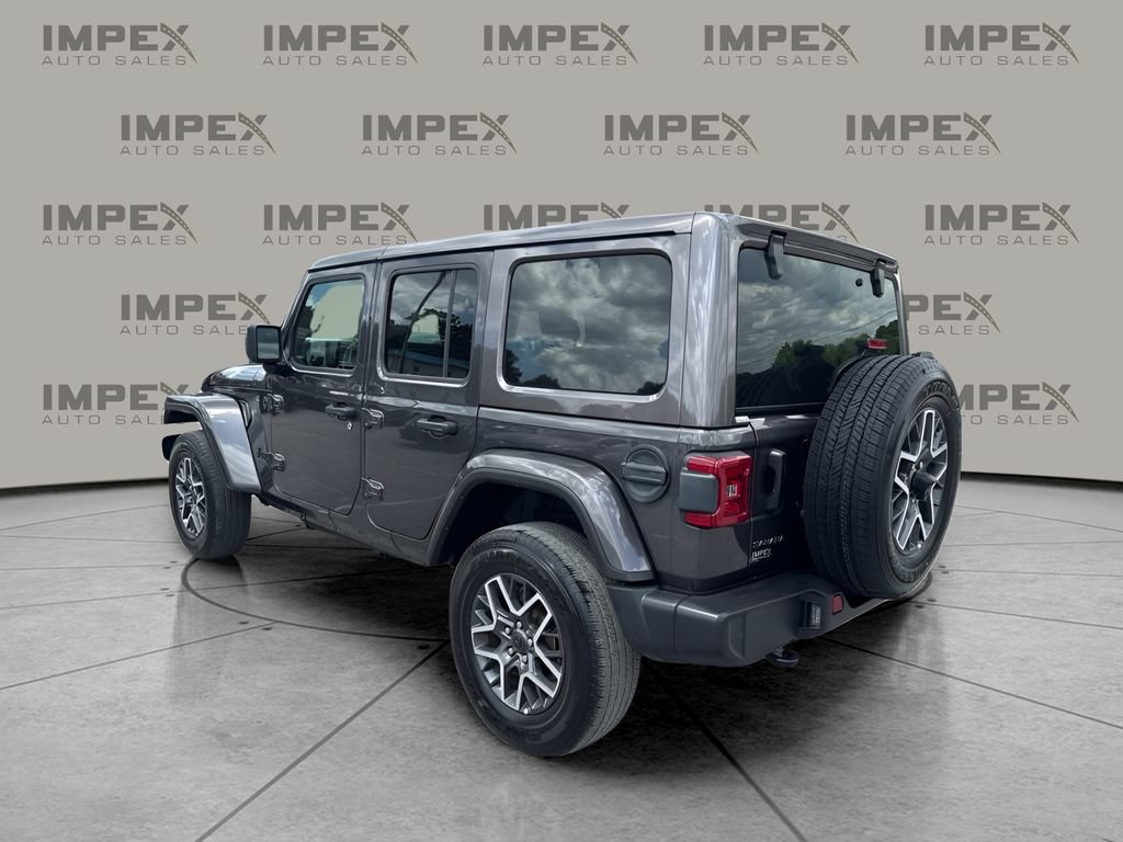Used 2025 Jeep Wrangler Unlimited Sahara AWD/4WD image 3