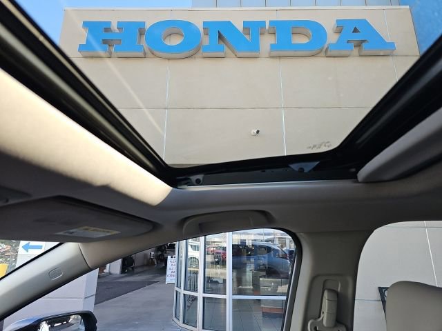 Used 2022 Honda CR-V Touring image 17