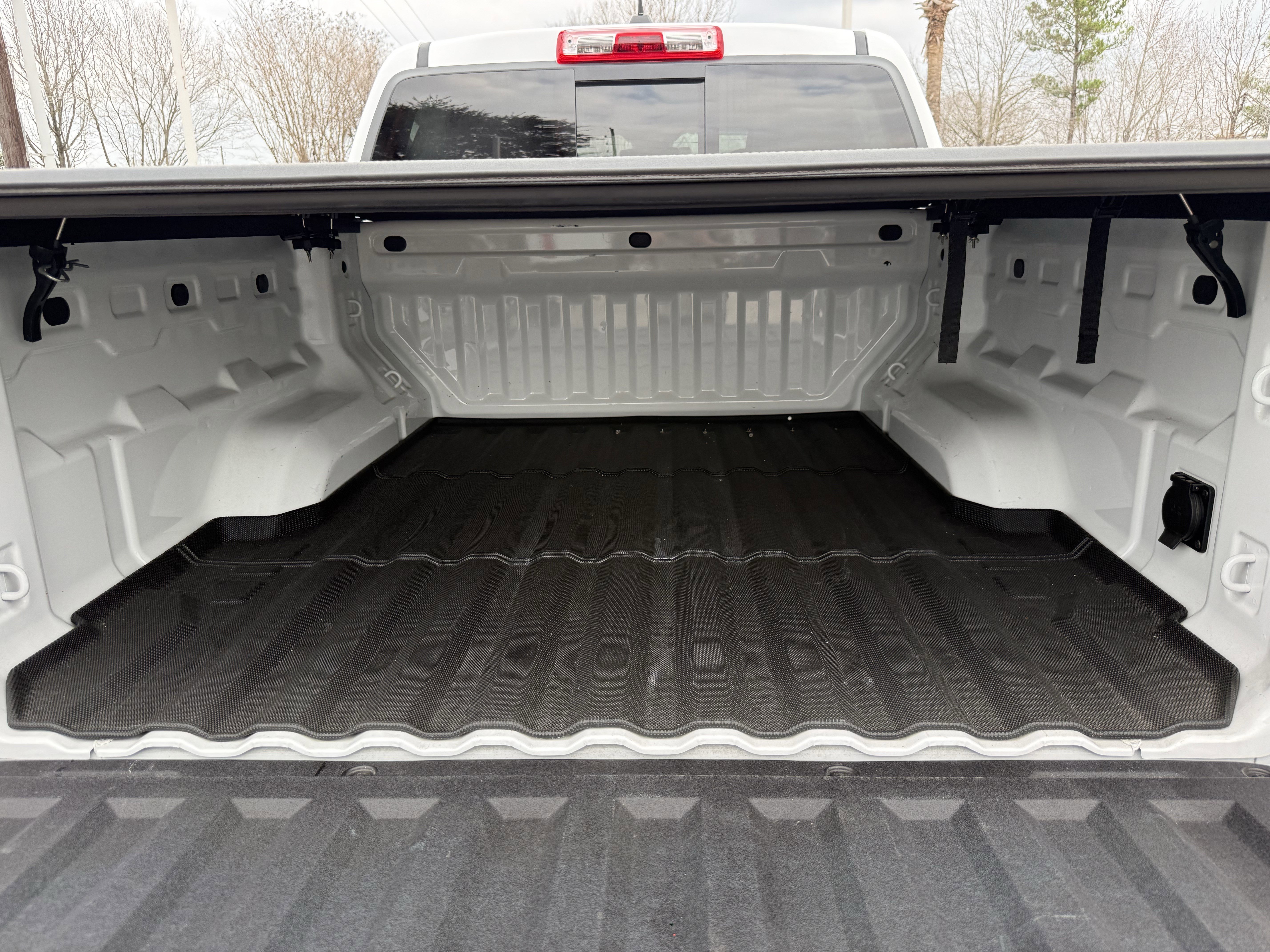 Used 2024 GMC Canyon AT4 w/ AT4 Premium Package image 26