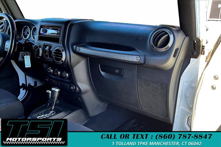 Used 2015 Jeep Wrangler Unlimited Sport w/ Quick Order Package 24S AWD/4WD image 17