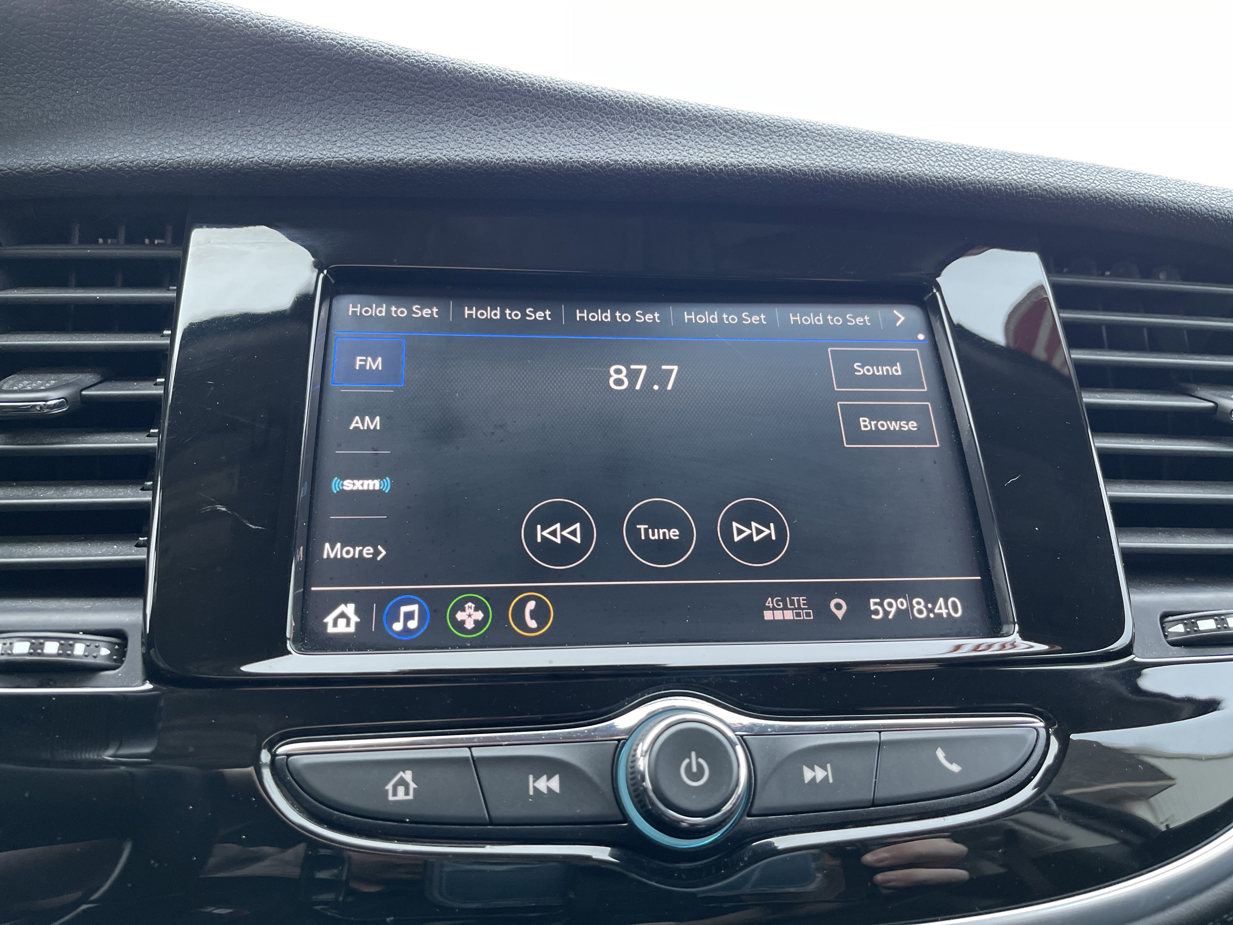 Used 2021 Buick Encore Preferred AWD/4WD image 17
