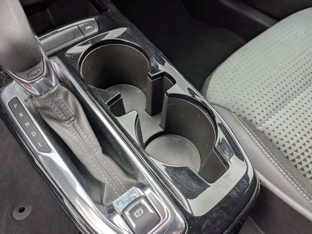 Used 2025 Chevrolet Trax LT w/ LT Convenience Package image 23