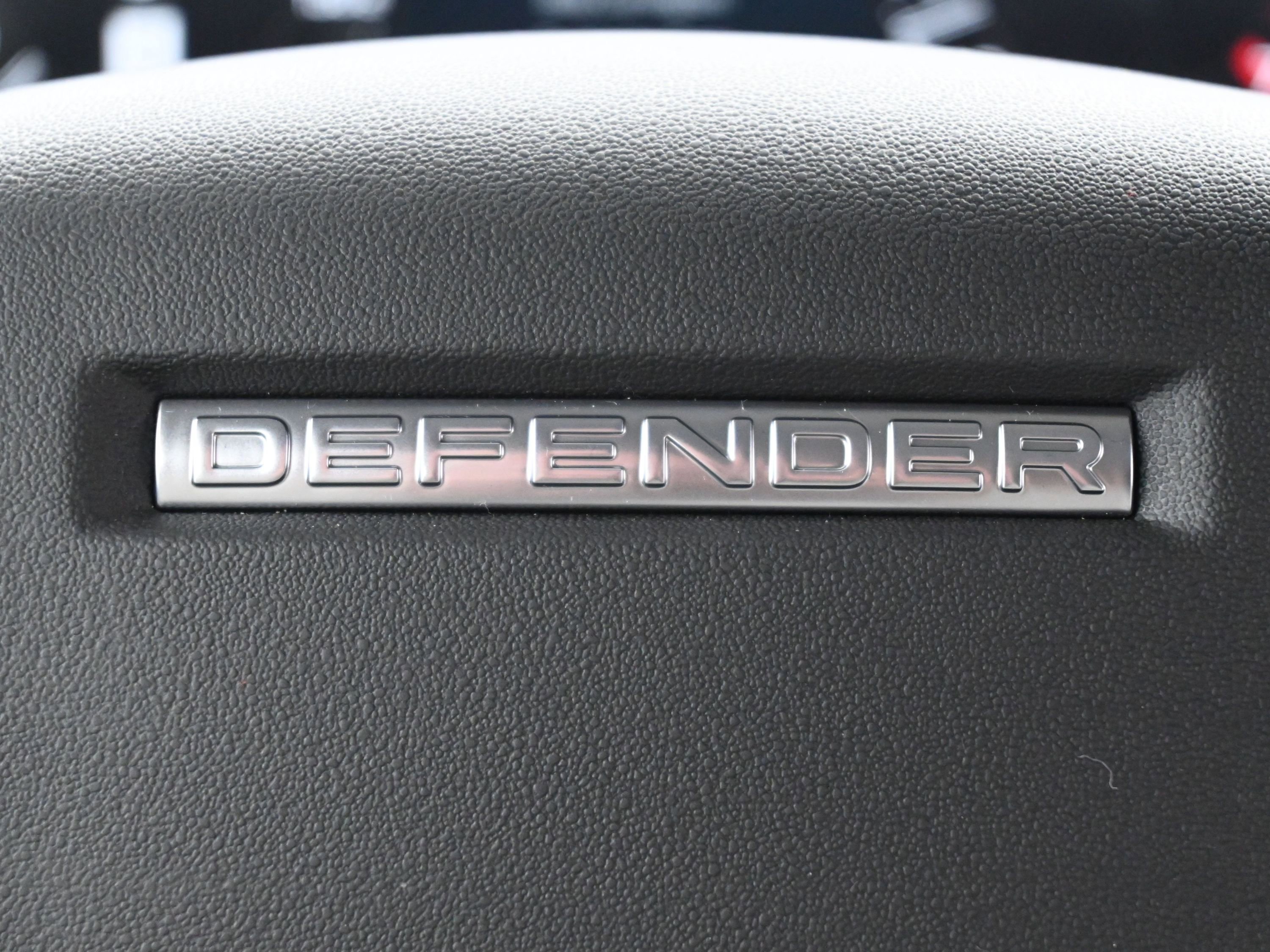 Used 2025 Land Rover Defender 110 S image 20