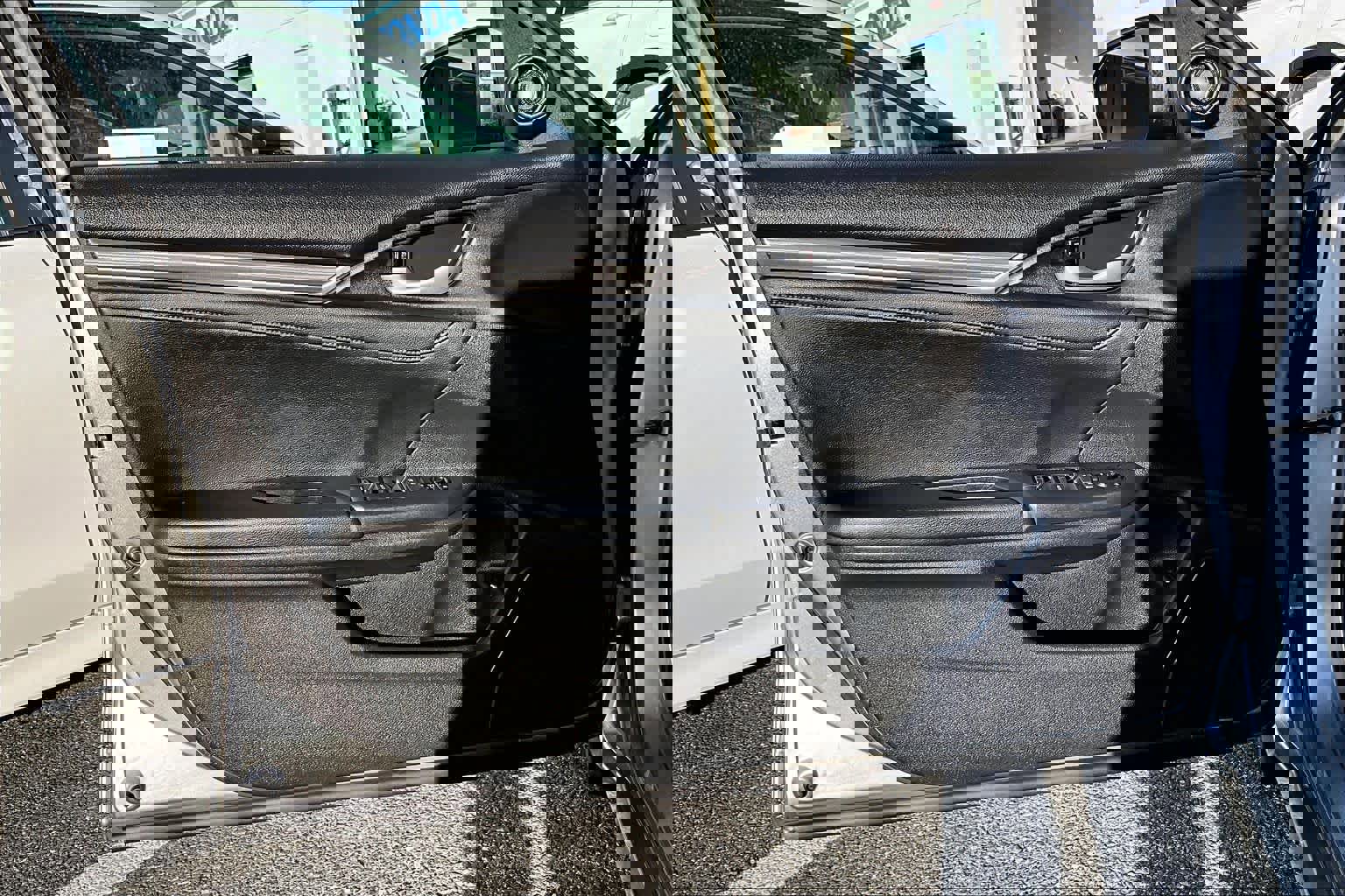 Used 2019 Honda Civic Touring image 21