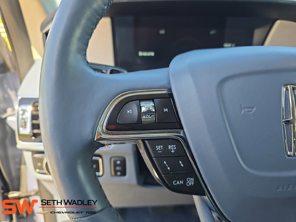 Used 2021 Lincoln Navigator Black Label w/ Cargo Convenience Package AWD/4WD image 18