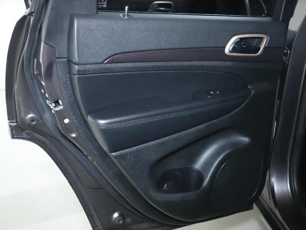 Used 2014 Jeep Grand Cherokee Altitude AWD/4WD image 14