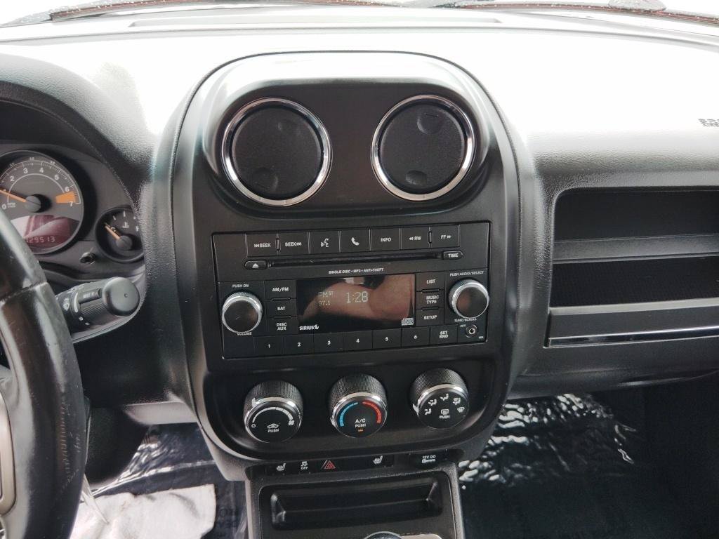 Used 2014 Jeep Patriot Latitude w/ Freedom Edition Package FWD image 17