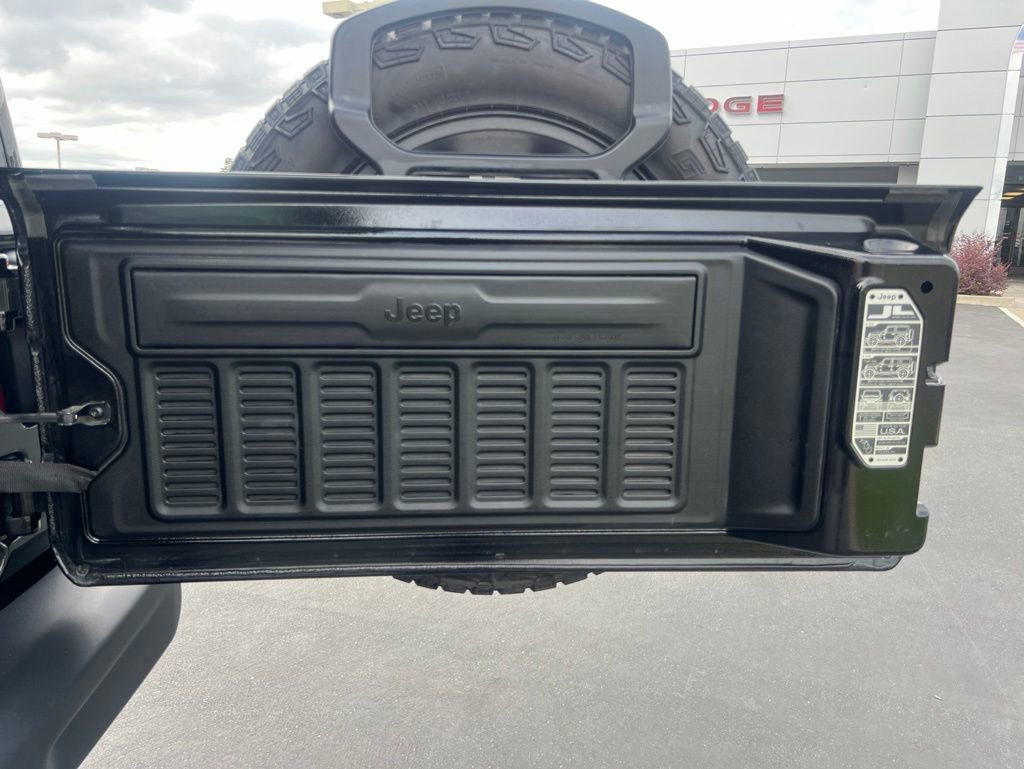 Used 2025 Jeep Wrangler Backcountry 4xe AWD/4WD image 48