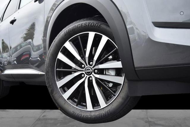 New 2025 Nissan Pathfinder Platinum w/ Cargo Package image 3